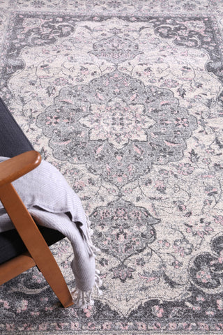 Delicate Traditional Grey Rug