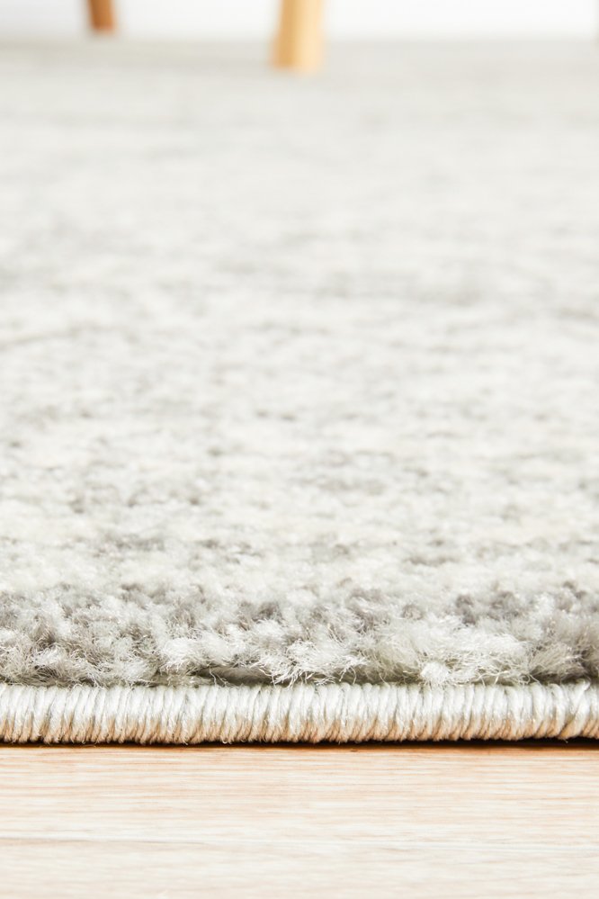 Gwyneth Transitional Silver Rug