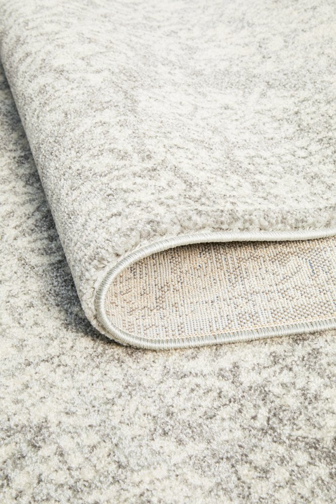 Gwyneth Transitional Silver Rug