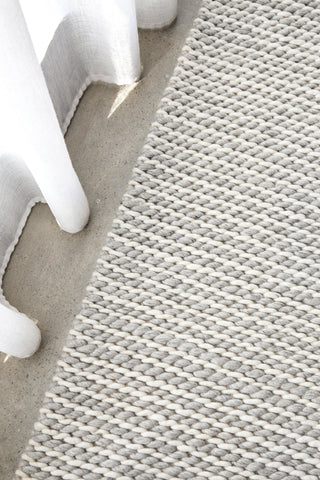 Carina Grey & Ivory Braided Wool Rug by Rug Culture - Handwoven soumak weave for a stylish and durable texture