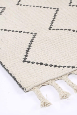 Brand Ventures RUGS 160x230cm Kiele Diamond Tassel Rug