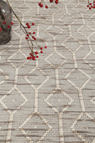 Brand Ventures RUGS Luis Lattice Natural Wool Rug