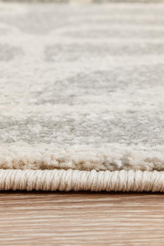 Chrome Savannah Silver Rug showcasing dense 10mm pile height and durable design