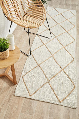 RUG CULTURE RUGS Noosa Diamond White Jute Runner