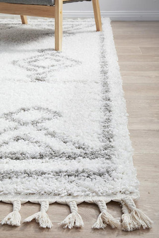 RUG CULTURE RUGS Temara White Moroccan Shag Rug